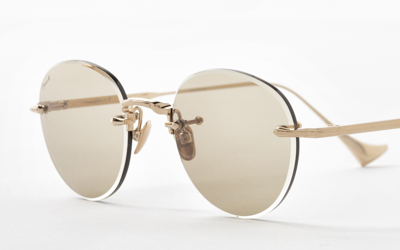 See the world through rose colored glasses with Eque.M Nieuws